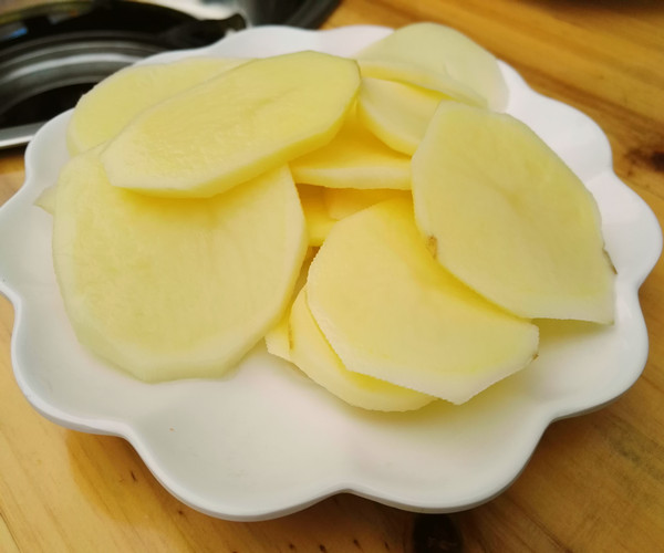 有空来“干锅奇缘”坐坐 感受缘分带来的一道传统美食