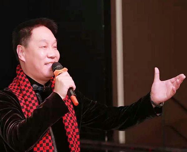 德艺双收 重庆籍男高音歌唱家--秦川--本期封面人物
