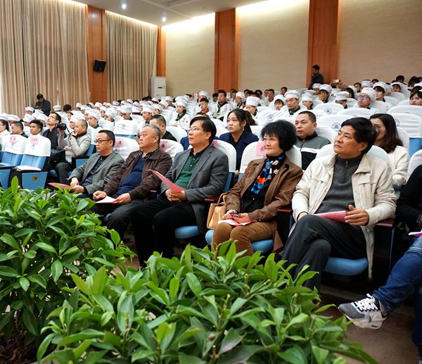 现代学徒制新型创新模式-- 沈明辉大师收徒仪式在重庆商务职业学院举行