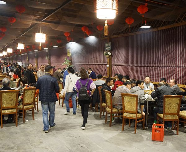 重庆烤牛羊的标杆--北疆烤全羊--李家沱江南水乡民族村店8日正式营业