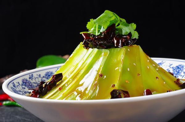世代传承着中国厨艺文化--本期封面人物--徐小黎和他创办的--徐鼎盛民间菜