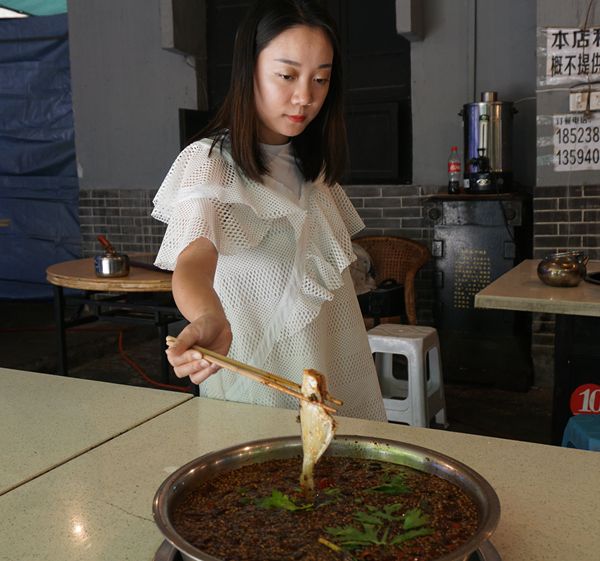 江北大石坝有家鱼庄 很多吃嘴都知道--何平鱼庄