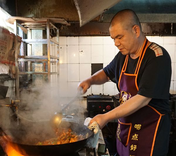 “巴人鸡”的招牌菜过河鸡--来自民间的一道美味