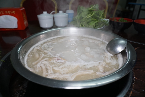 川威特色羊肉汤--你放心的吃 传统手法制作 温补您的身体