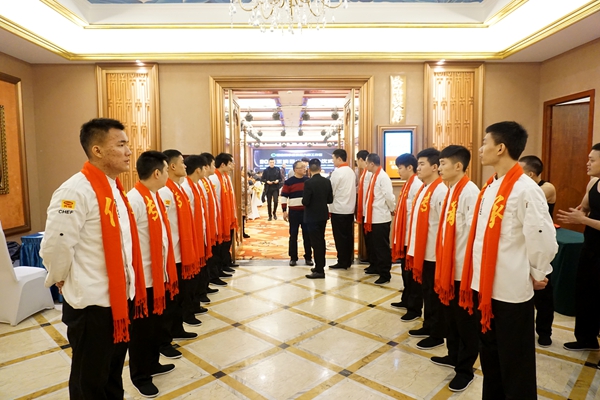 以传承为主题的2018年王清云大师收徒仪式在凯帝拉菲盛宴举行