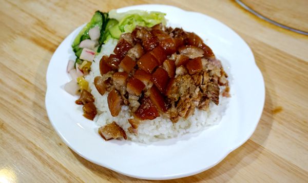 色香味美亲民风味快餐--杨氏火城猪脚饭--异地风味名小吃、美味美容健康餐