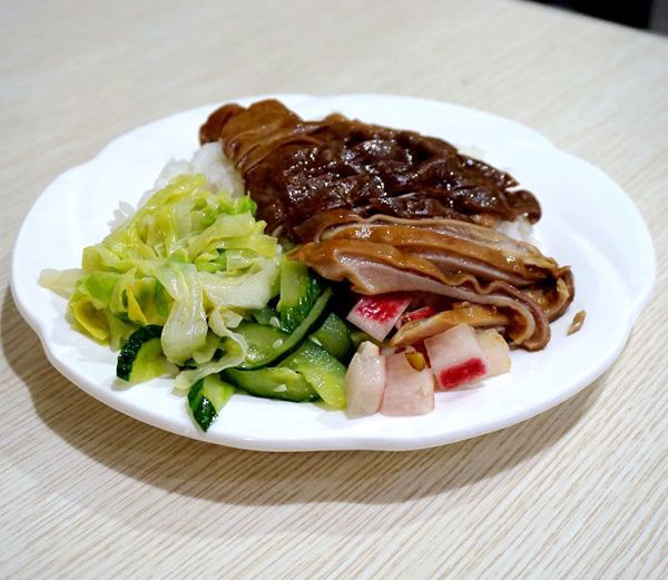 色香味美亲民风味快餐--杨氏火城猪脚饭--异地风味名小吃、美味美容健康餐