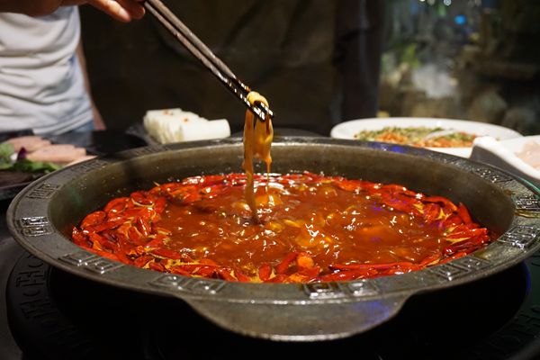 静静的我等着你到来--山水溶洞火锅大学城店--火锅和卤味串串一起烫