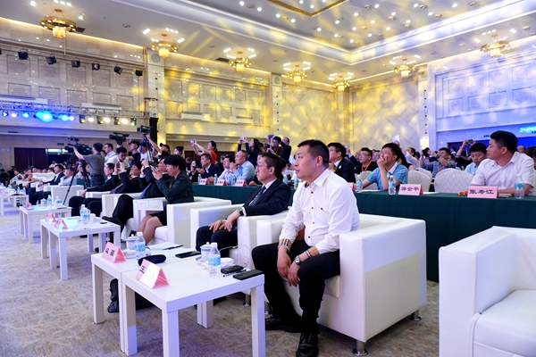 第十三届中国餐饮产业大会暨2019中国（重庆）国际美食节开幕