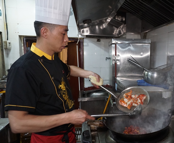 庆合府·重庆大排档--品味重庆 感受历史 传统与经典美食融合