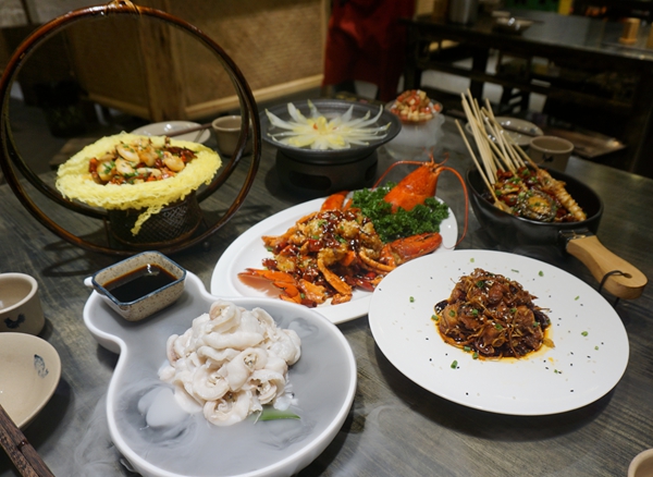 庆合府·重庆大排档--品味重庆 感受历史 传统与经典美食融合