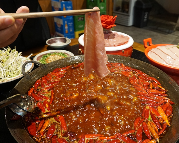 谢家山山货火锅--食材来自于山间田野 只有新鲜当家菜