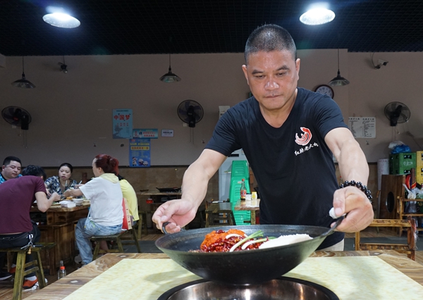 红辣老火锅--品味重庆火锅真实的味道 唤起对生活的回忆