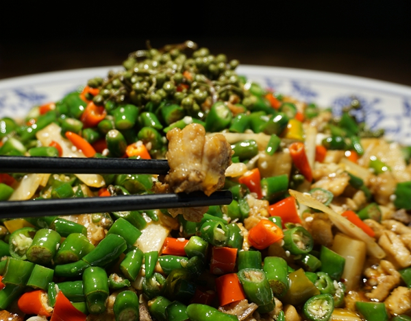 冰冰龙虾·江湖菜--夏季江湖菜 燃情南滨路 美味与灯火点亮山城美景