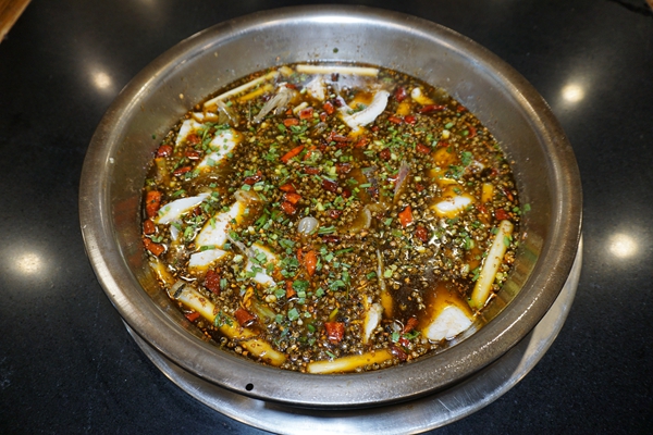 香格尔老火锅泡椒鱼--开店十五年家常味泡椒鱼 浓浓的火锅飘香