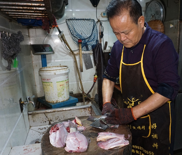 香格尔老火锅泡椒鱼--开店十五年家常味泡椒鱼 浓浓的火锅飘香