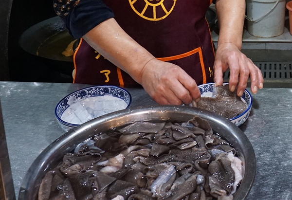 香格尔老火锅泡椒鱼--开店十五年家常味泡椒鱼 浓浓的火锅飘香