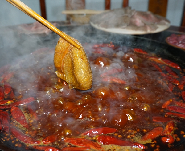 偷渡老火锅--小巷里的老味道 火锅飘香引客来