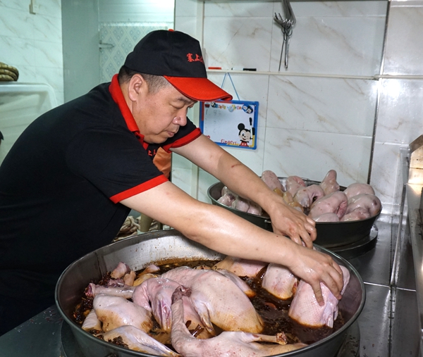 塞上王府卤鹅庄--荣昌卤鹅传统味道 内蒙古草原鹅品质更上一层楼