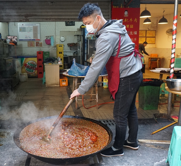 赵记耙牛肉--个性老板用匠心做好一锅特色耙牛肉系列和黄辣丁