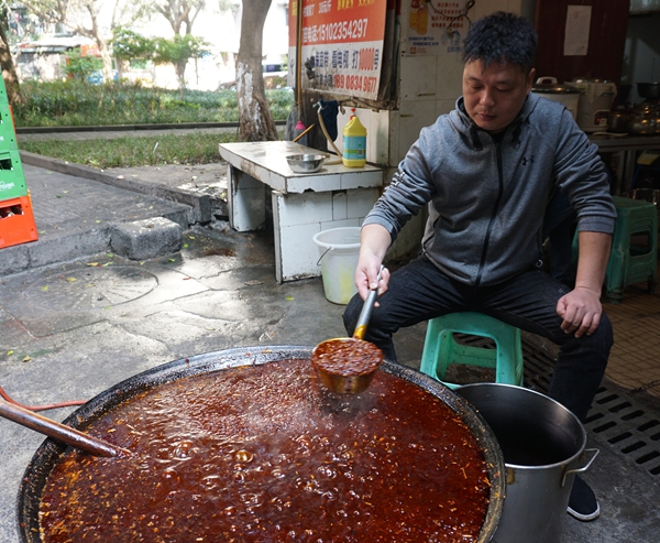 赵记耙牛肉--个性老板用匠心做好一锅特色耙牛肉系列和黄辣丁