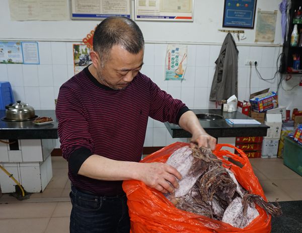 篱笆墙老火锅--从锅底到食材 依然保持着重庆老火锅本色