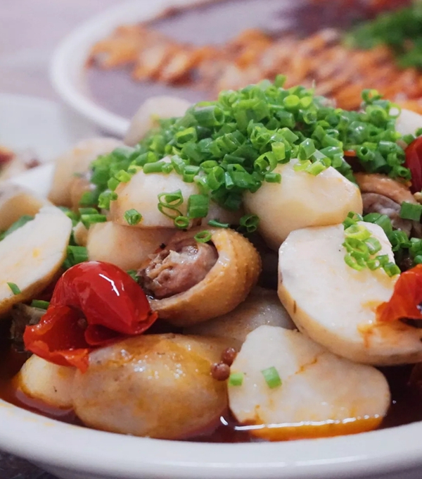 深巷子一鸡四吃——重庆资深食客打卡之地 隐藏在居民点的传奇美食