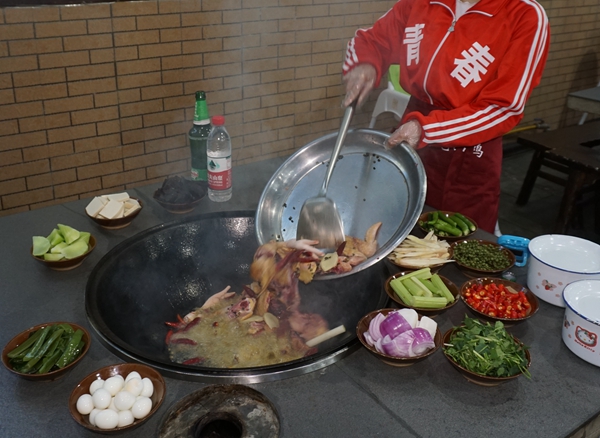 游山城 品渝味——好灶头·跑山鸡江北区总店 渝州特色美食