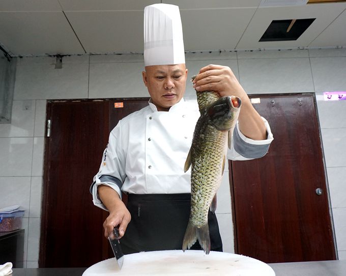 重庆梁十酸菜鱼 31多年餐饮经历的释放 沉淀的是鲜美味道