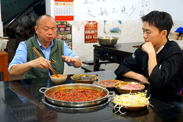 美食传承 阳传友 阳健父子俩的火锅情怀