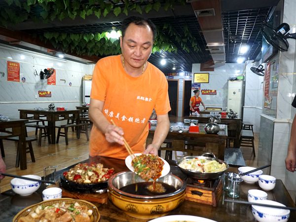 麒麟美食店 名不虚传 重庆特色美味