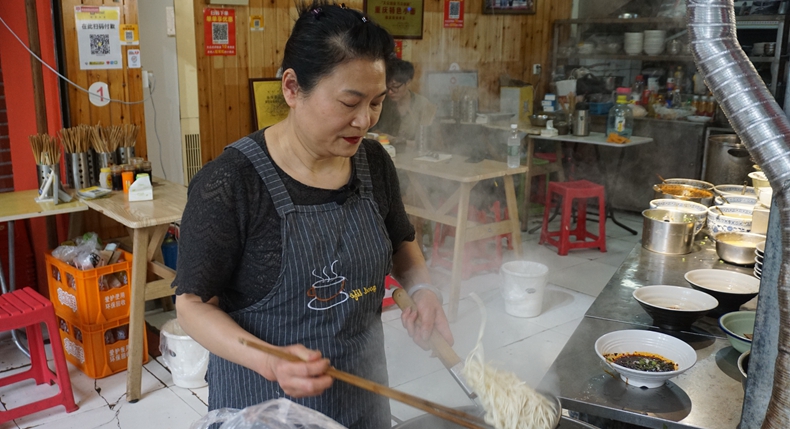 山城烟火 小面人生 段玲面庄 重庆名特小吃印迹