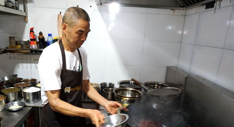 食味山城 美味藏在民间 渔鳝坊双椒鳝片