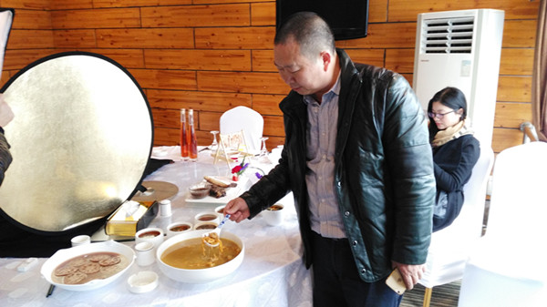 加强川渝饮食文化交流 特色餐饮采风