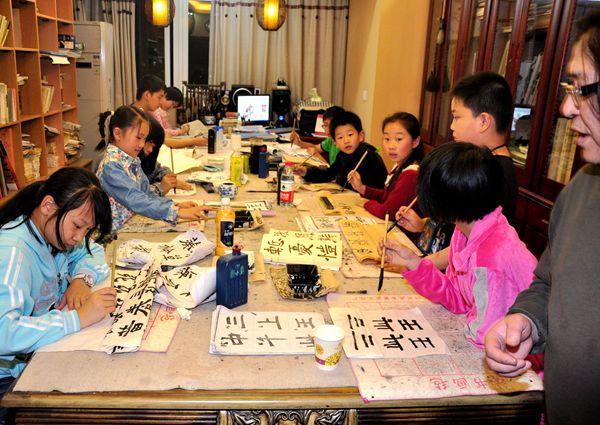 儿童节专访：书画家李顺昌谈传统国学教育--书画苑小苗茁壮成长记！