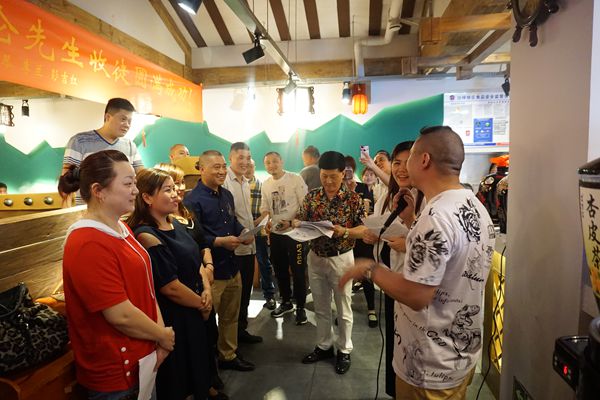 传承厨艺厨德--中国烹饪大师 国家一级技师刘俊伦先生收徒仪式在古镇磁器口举行