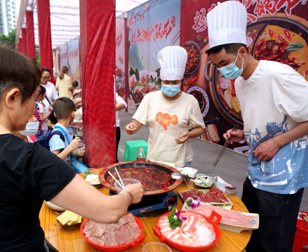 首届“彩云湖火锅节”开启——将进一步提升九龙坡美食文化