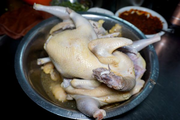 简丹土鸡米线 农村土鸡炖出来的鸡汤 鲜美无比 营养健康之美味