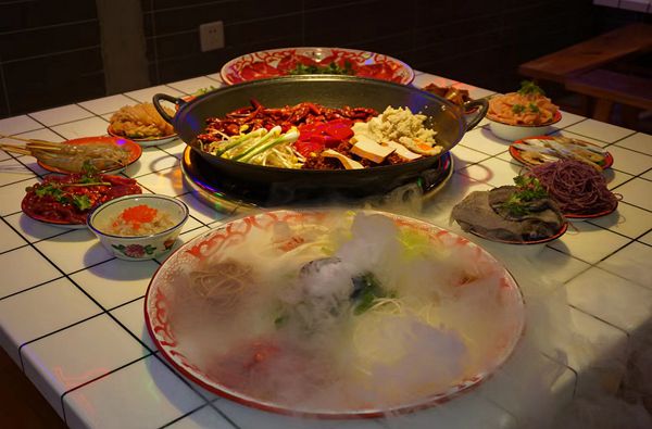 三斗井老火锅 用食材的品质欢迎顾客 优质的服务留住客人